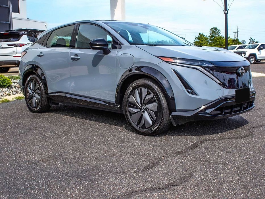 Nissan Ariya      2023