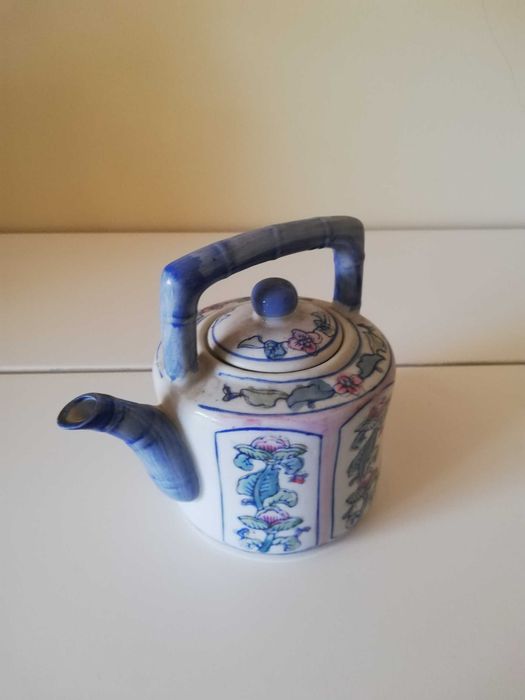 Bule de porcelana chinesa