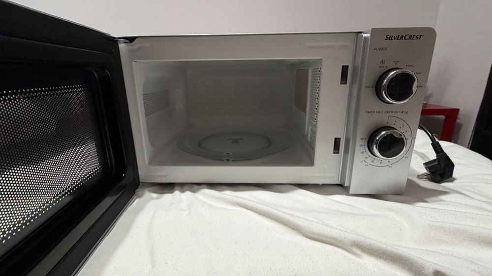 Micro-ondas SilverCrest (Lidl) como novo