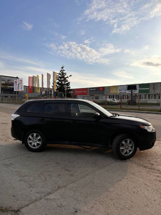 mitsubishi outlander 3