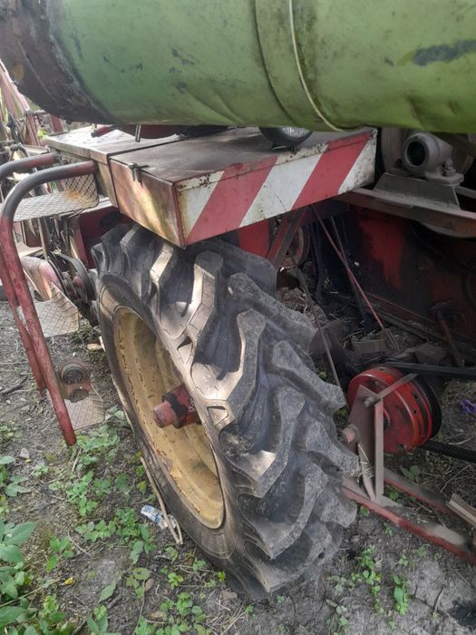 Продається комбайн Massey Ferguson на ходу,треба грохот. Колеса нові є