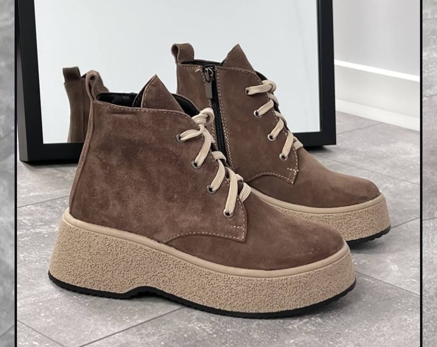 Демісезонні жіночі боти