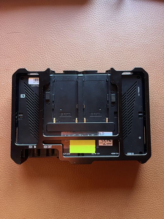 Feelworld Lut 7 4k Ultrabright 1600 nits + Cage Camvate