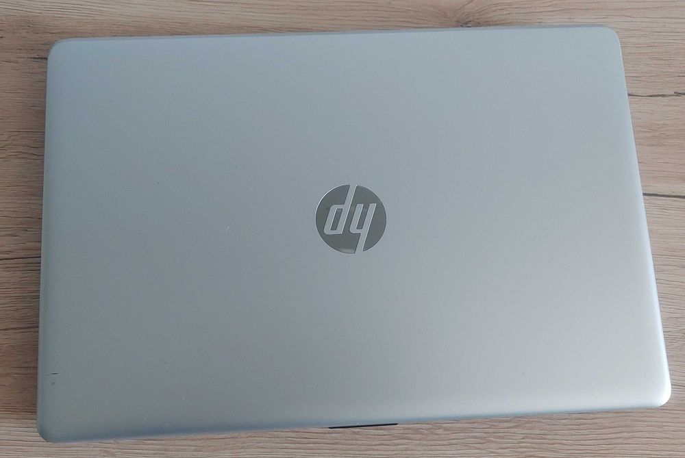 HP 250 G6 i5-7200U/8GB RAM/512GB SSD/R5 M330 2GB/3H/15,6