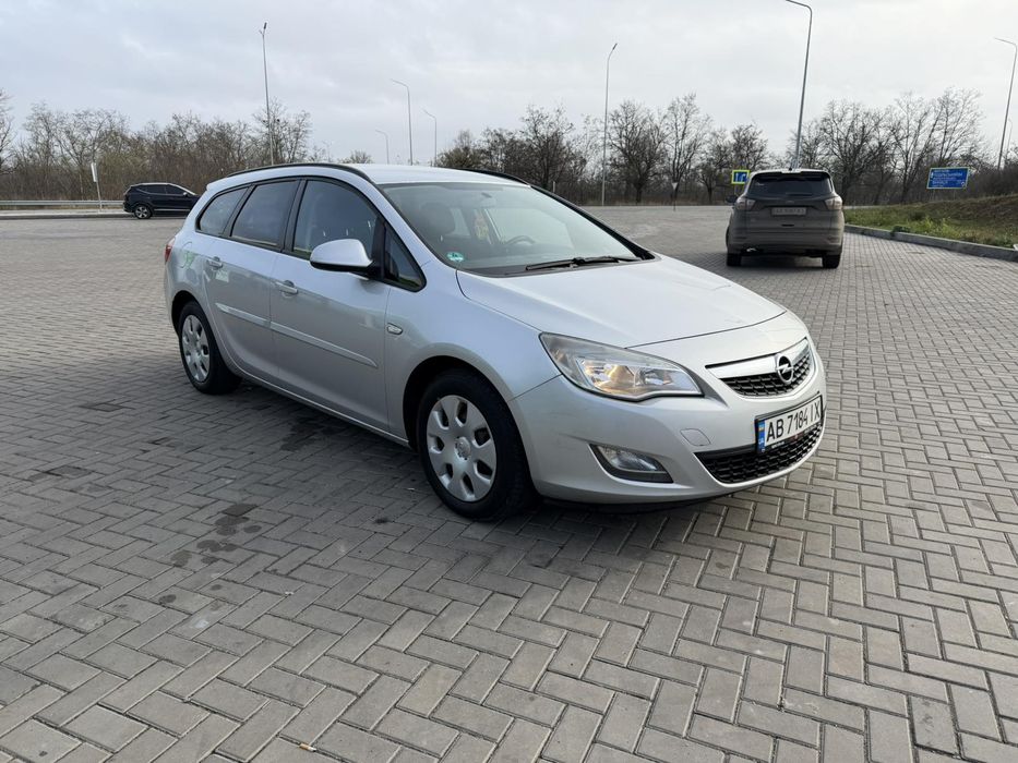 Продам Opel Astra J 1.3 cdti 95 к.с 2011рік