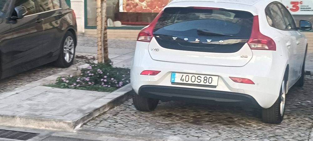 Volvo V40 em excelente estado