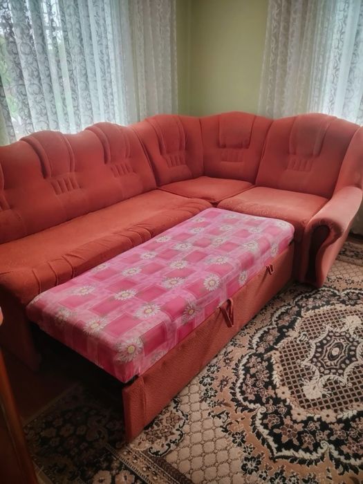 Кутовий диван та крісло