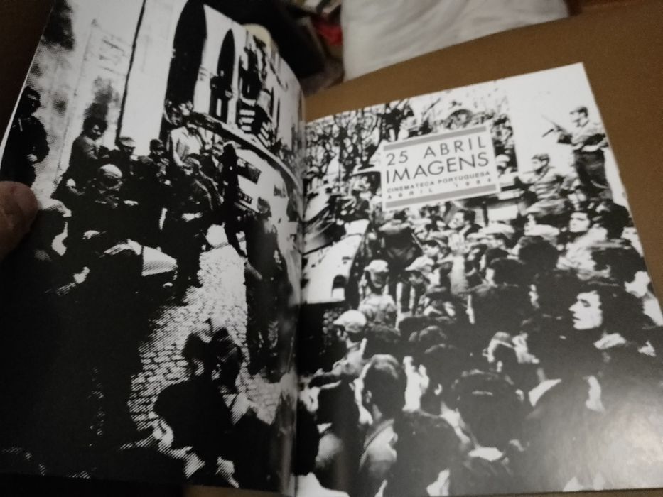 25 de Abril-imagens-Cinemateca P.-facsimile-12E-Fio Amarelo 2E Desde2E