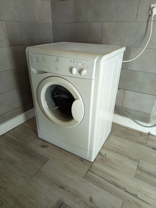 Máquina de lavar roupa Indesit