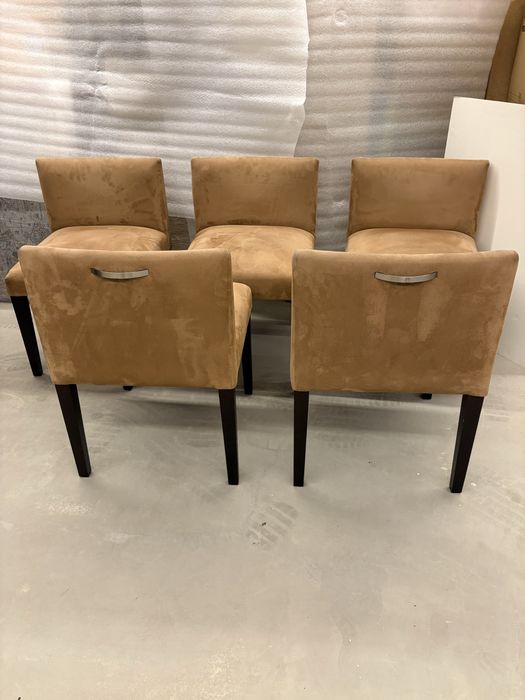 Mesa de Jantar, em nogueira, extensivel.