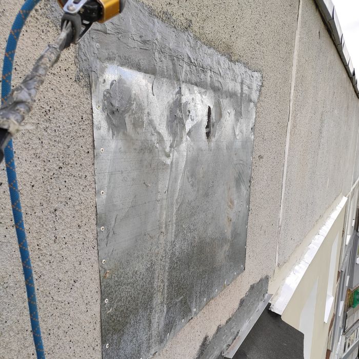 Кровля балкона последних этажей альпинистами !