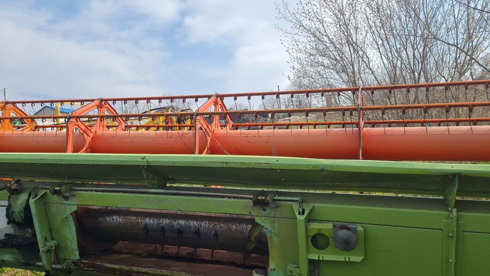 Терміново продам жатку зернову vario 900 2005 рік