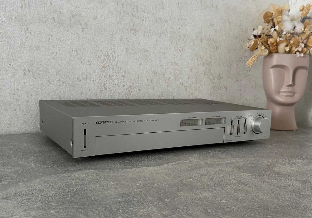 Вінтажний підсилювач Onkyo A-15 Япония (фонокоректор / БЖ 300 Вт)