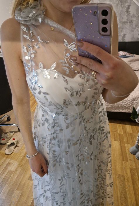 Suknia na 1 ramię z kwiatem