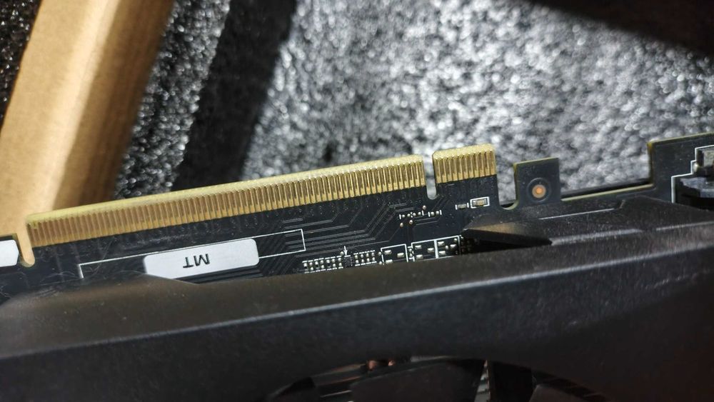 Продаю відеокарту AMD Radeon RX 580 8GB (2048SP) від бренду Mougol.