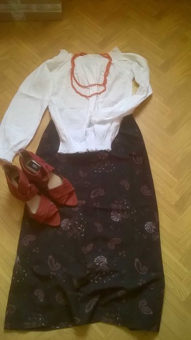 spódnica czarna we wzory