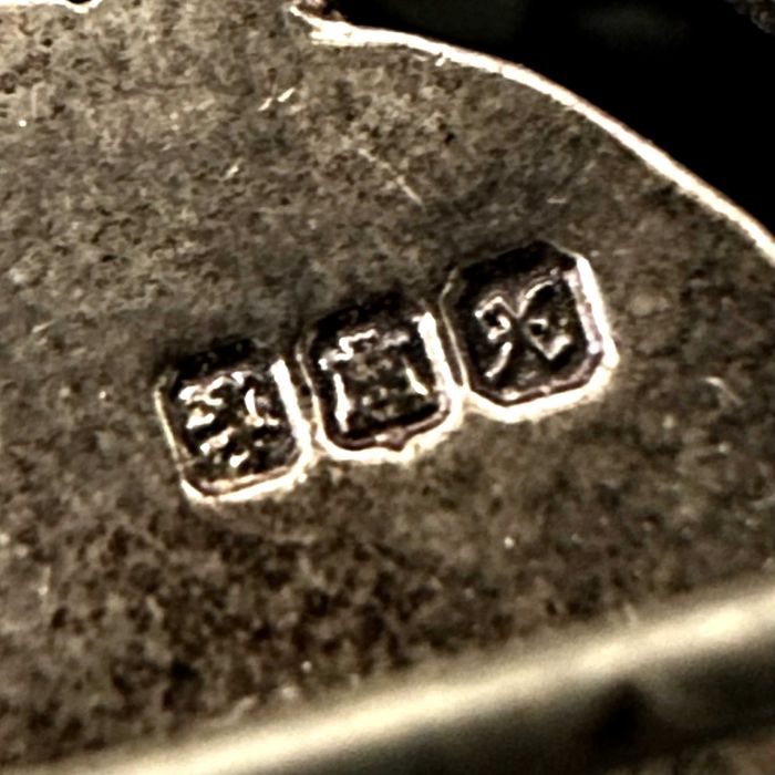 Srebrna broszka z naturalnym Szmaragdem z ok. 1950r próba 835