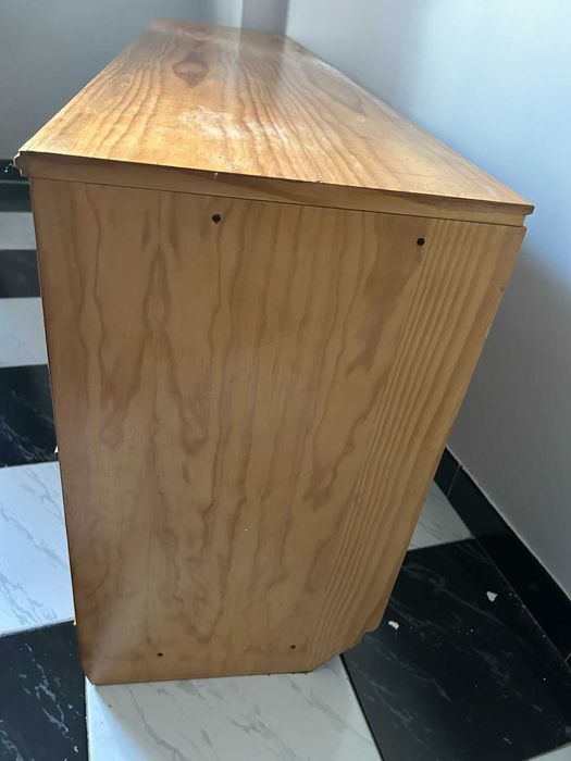 Mesa sem gavetas / aparador