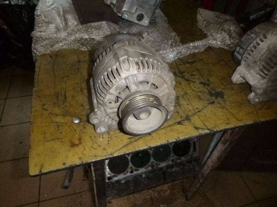 ALTERNATOR VW LT 2.5 TDI BOSCH PROSTOKATNA WTYCZKA