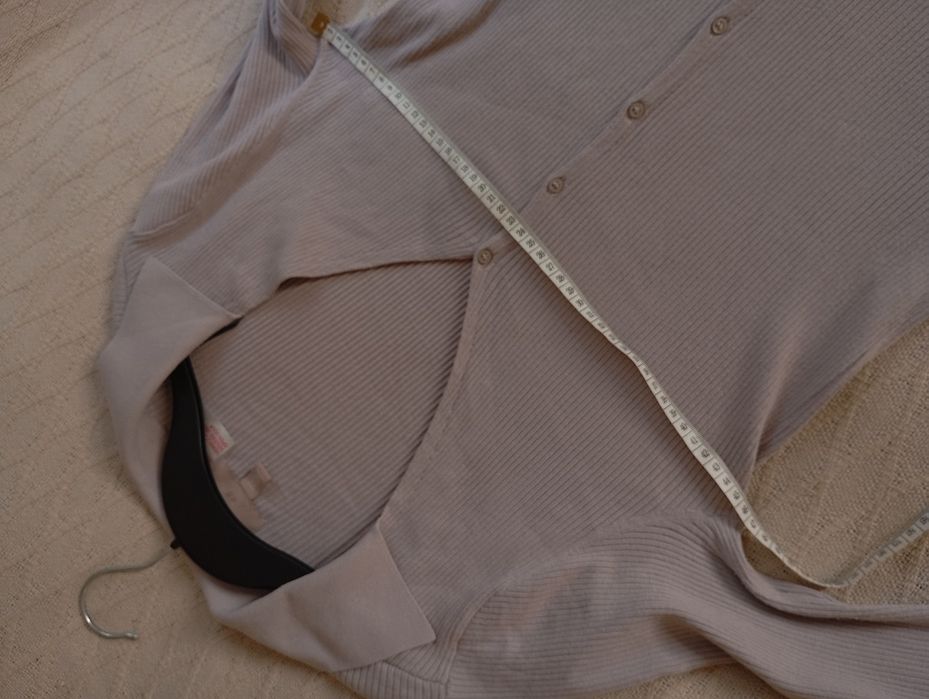 H&M M-XL długa sukienka midi w prążki szaro-beżowa z kołnierzem