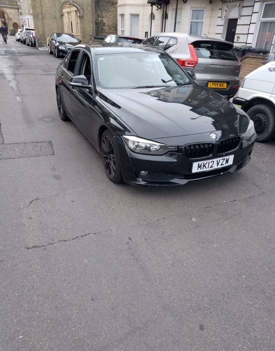 BMW 320D 2012 matrícula inglêsa