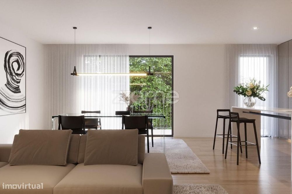 Apartamento T2 com garagem e varanda em S. Vicente