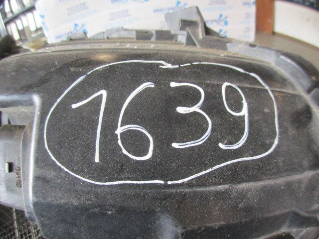 Ótica / farol esquerda VOLKSWAGEN Polo (6R, 6C)