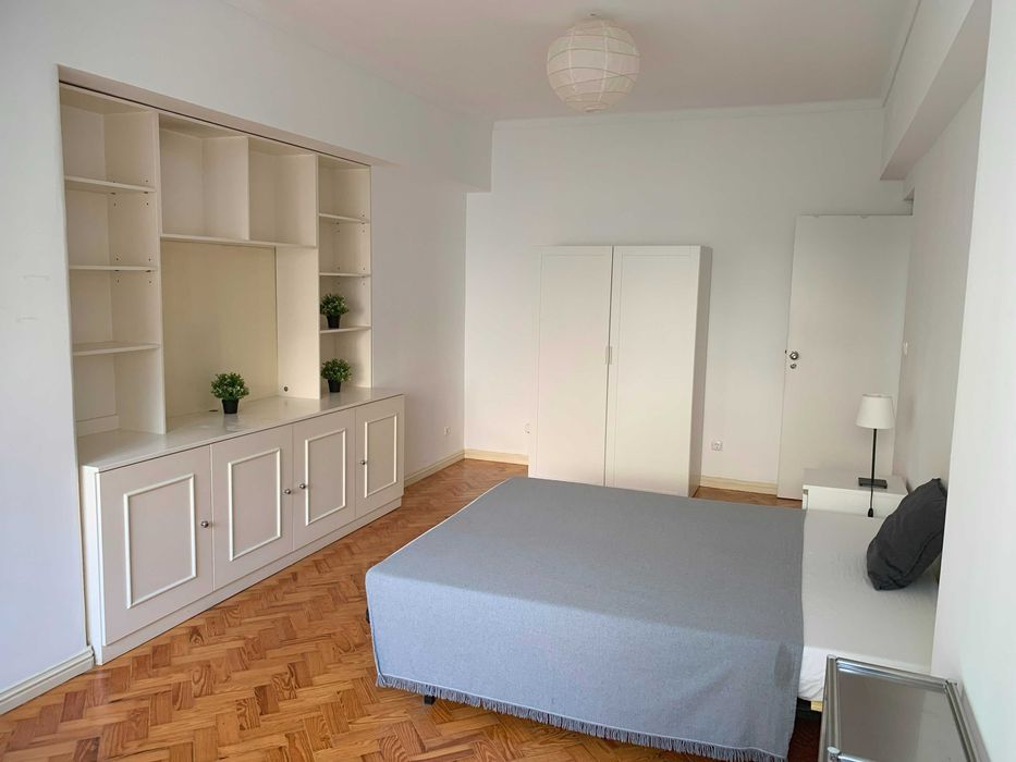 Quarto para arrendar em Alvalade
