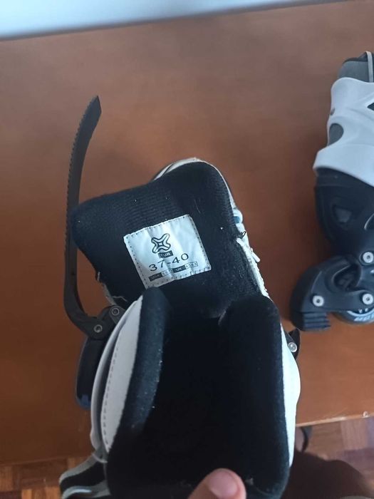 Patins em linha ajustáveis 37-40 - par completo