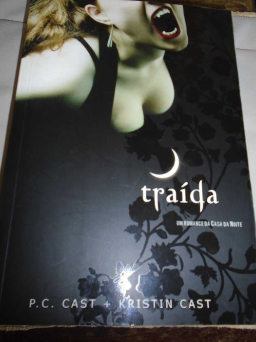 livro: Traída - de PC Cast e Kristin cast