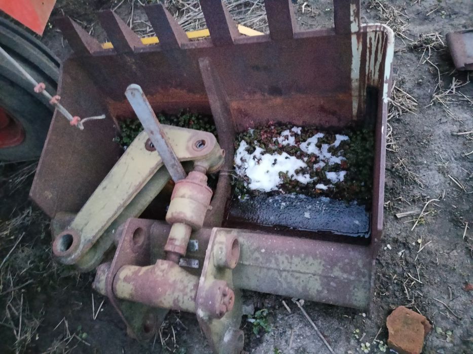 Łyżka skarpowa do kopania. Koparka ostrowek