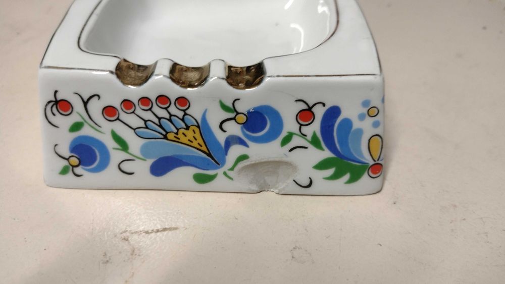Popielniczka PRL porcelana Lubiana wzór kaszubski
