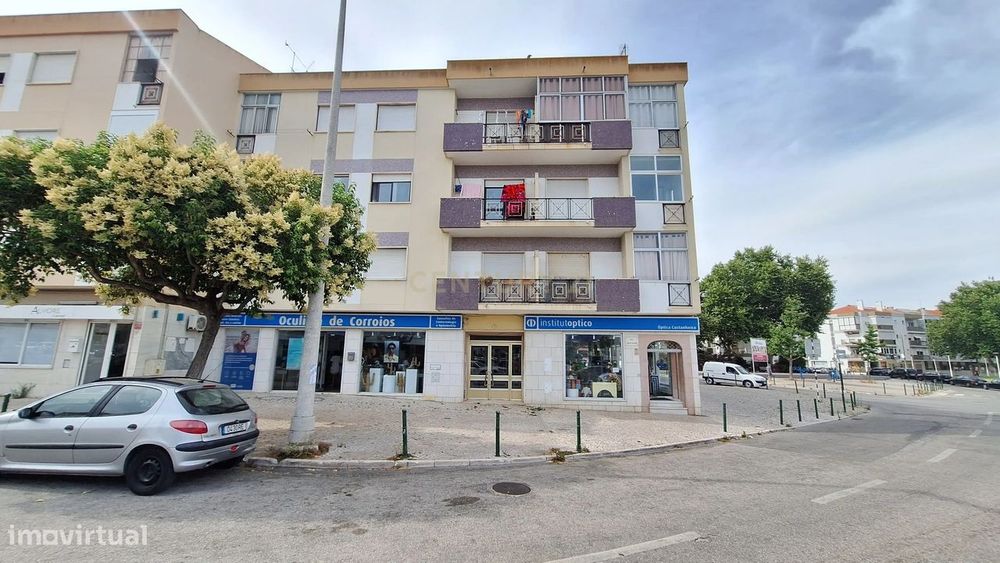 Arrenda-Se Apartamento T2 Corroios - Zona Centro