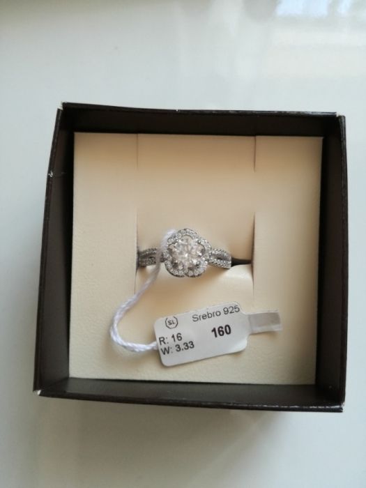 Srebrny pierścionek