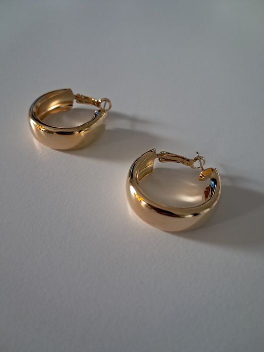 Koła grube złote kolczyki