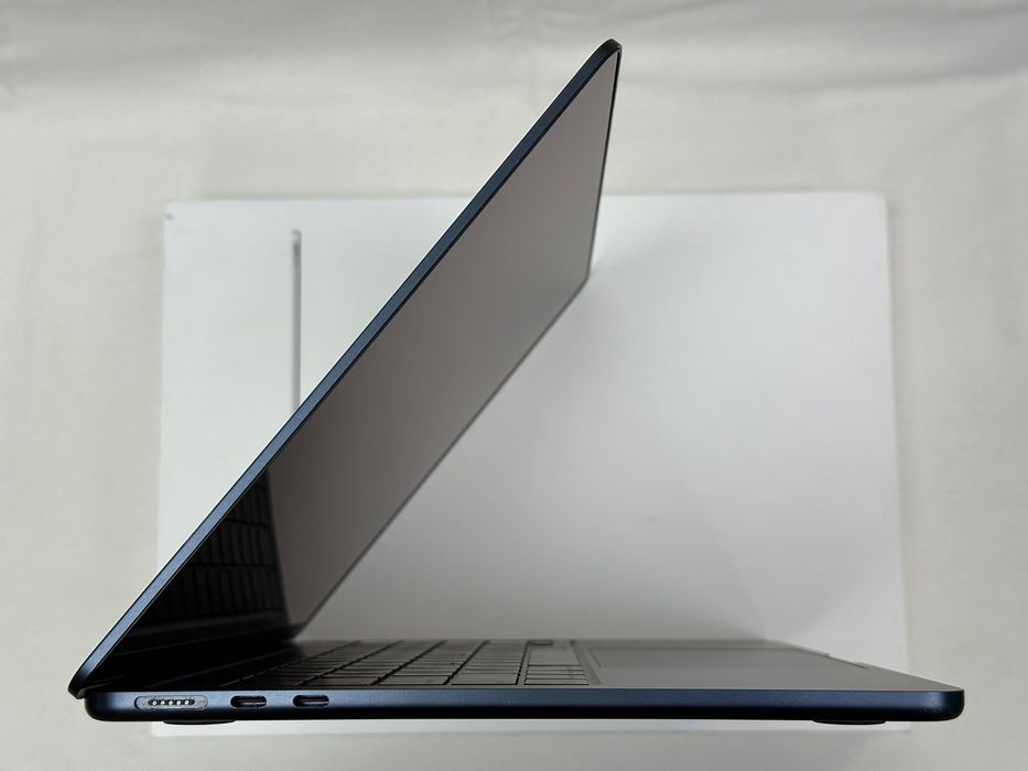 MacBook Air M2 13’ 2022р. 16/500Gb, 42 циклів-100%батарея