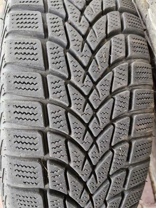 Komplet kół zimowych Toyota 15 cali opony Dayton 195/65