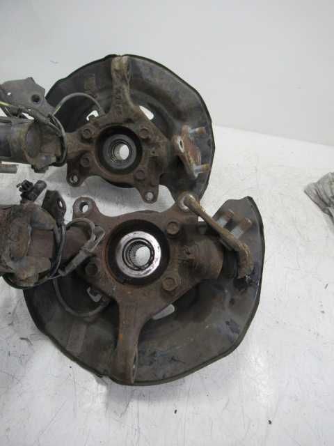 , TOYOTA VERSO amortyzatory piasty zwrotnice 2.2d
