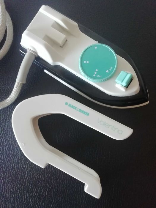 Ferro de engomar e secador de cabelo de viagem Black & Decker