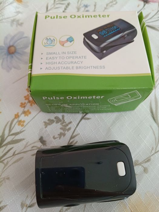 Pulse oximeter na palec