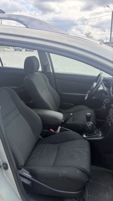 Toyota Avensis 2.0 дизель в гарному стані