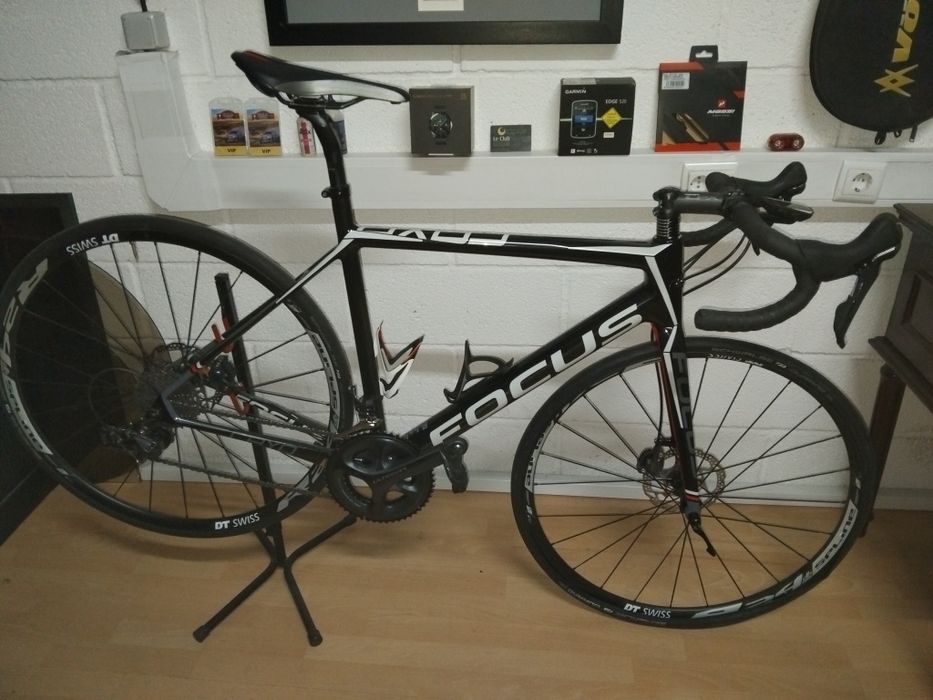 Vendo Bicicleta Estrada Focus com 1000km