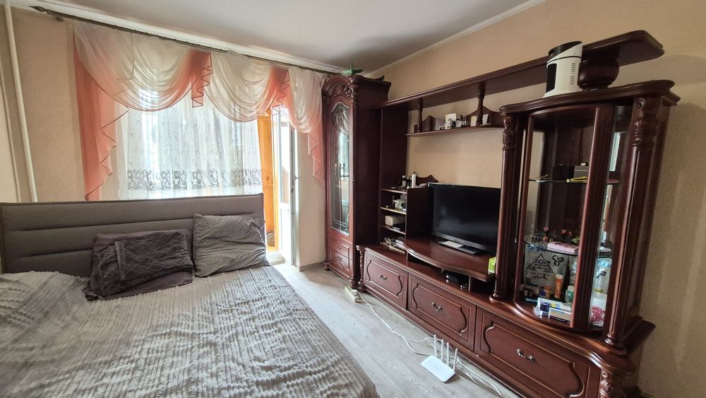 Продам 2 кім, Центр, 3й поверх, Меблі та Техніка
