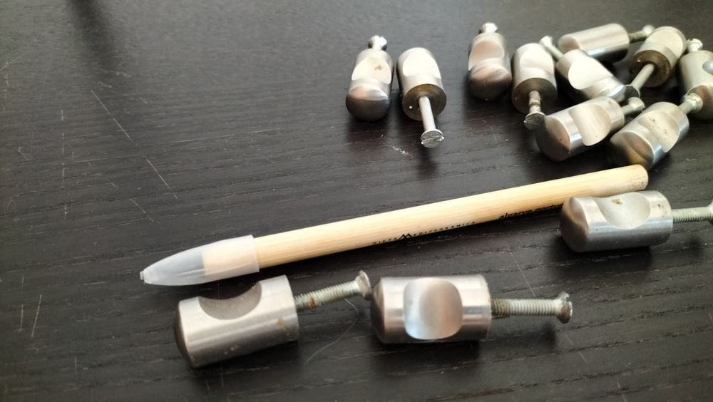 15 puxadores em inox. Excelente estado.