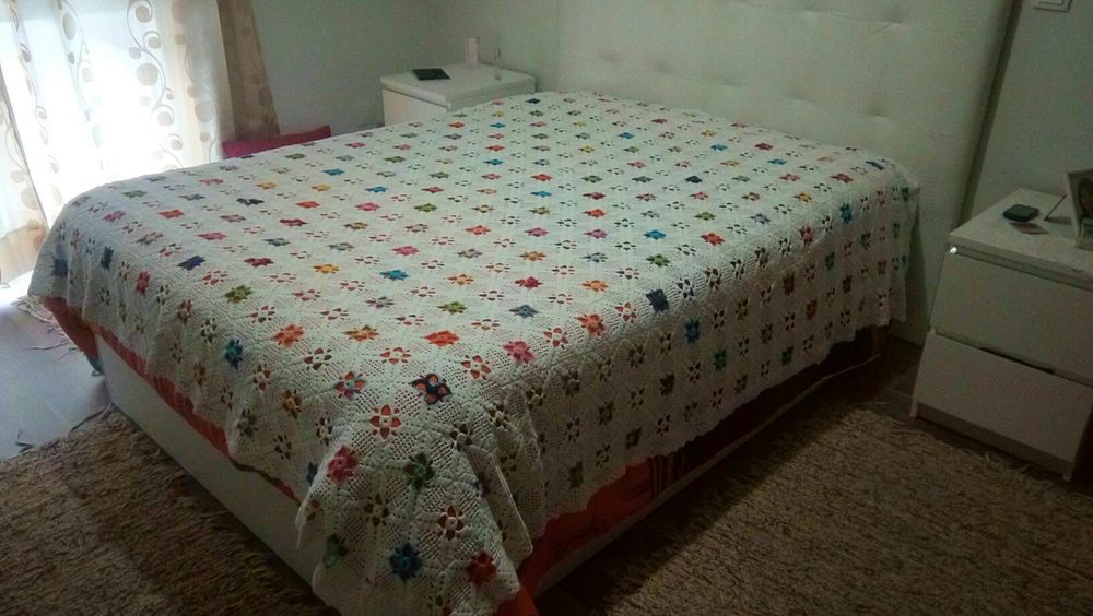 Colcha de renda feita a mao