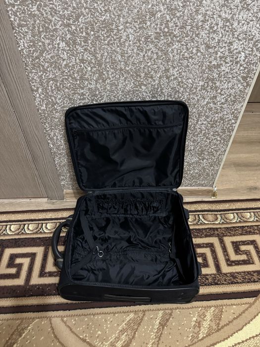 Валіза фірмова як нова