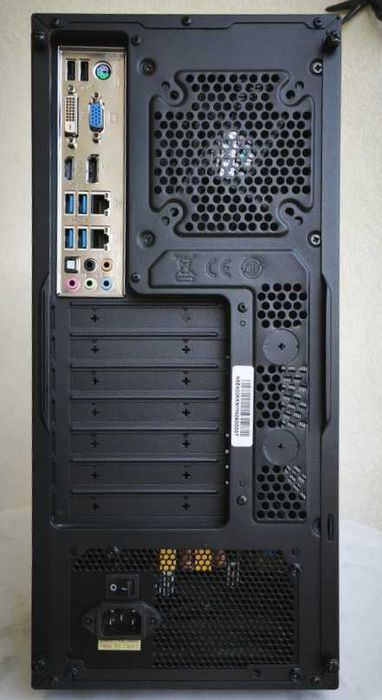 Computador Desktop Intel I5 - 16GB Memória - 2,5TB em Discos - DVD-RW