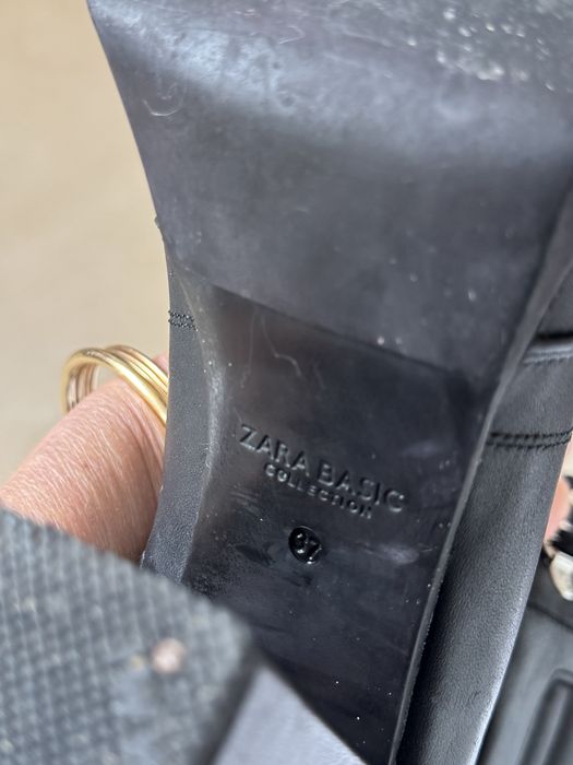 Botins em pele com salto