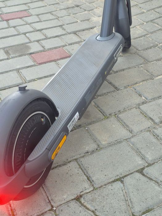 Електросамокат Xiaomi Electric Scooter 4 Pro Plus