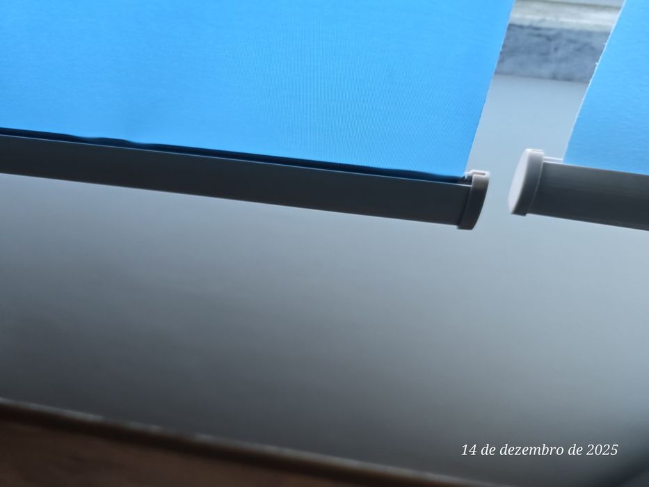 2 Cortinados rolo de cor azul 90 cm.